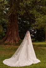 Load image into Gallery viewer, Elisora Veil | Milla Nvoa