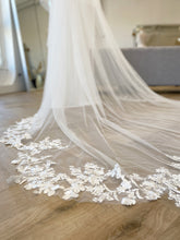 Load image into Gallery viewer, Hyacinth Veil | Dream Bridal