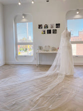Load image into Gallery viewer, Poppy Veil | Dream Bridal
