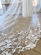 Load image into Gallery viewer, Ivy Veil | Dream Bridal