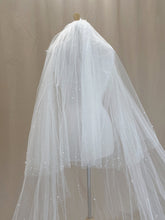 Load image into Gallery viewer, April Veil | Dream Bridal