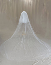 Load image into Gallery viewer, April Veil | Dream Bridal