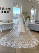 Load image into Gallery viewer, Ivy Veil | Dream Bridal
