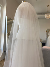 Load image into Gallery viewer, Iris Veil | Dream Bridal