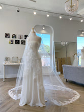 Load image into Gallery viewer, Buttercup Veil | Dream Bridal