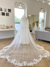 Load image into Gallery viewer, Hyacinth Veil | Dream Bridal