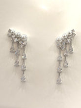 Load image into Gallery viewer, Huda Earrings