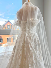 Load image into Gallery viewer, Jasmine Veil | Dream Bridal