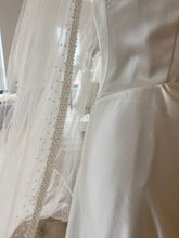 Load image into Gallery viewer, Fawn Veil | Dream Bridal