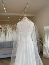 Load image into Gallery viewer, Snowdrop Veil | Dream Bridal