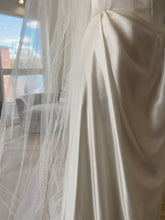 Load image into Gallery viewer, Forget-me-not Veil | Dream Bridal