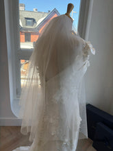 Load image into Gallery viewer, Classic Veil | Dream Bridal - Available different lengths