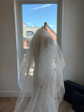 Load image into Gallery viewer, Traditional Veil | Dream Bridal - Available different lengths