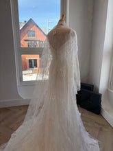 Load image into Gallery viewer, Briar Veil | Dream Bridal