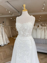 Load image into Gallery viewer, Ivy | Dream Bridal
