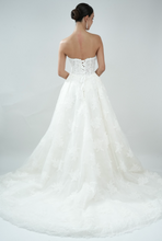 Load image into Gallery viewer, Primrose | Dream Bridal