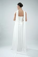 Load image into Gallery viewer, Poeny | Dream Bridal