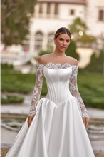 Load image into Gallery viewer, Alba | Oksana Muhka