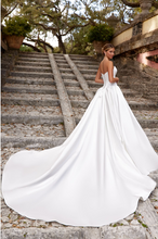 Load image into Gallery viewer, Alba | Oksana Muhka