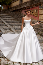 Load image into Gallery viewer, Alba | Oksana Muhka