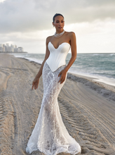 Load image into Gallery viewer, Caprice | Oksana Muhka