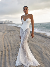 Load image into Gallery viewer, Caprice | Oksana Muhka