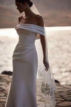 Load image into Gallery viewer, Claire Veil | Milla Nova