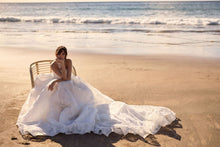 Load image into Gallery viewer, Monica | Milla Nova