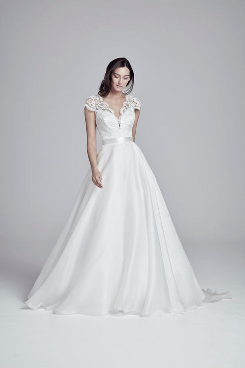SUZANNE NEVILLE FAIRY DREAMS BRIDAL SUZANNE NEVILLE FAIRY DREAMS BRIDAL